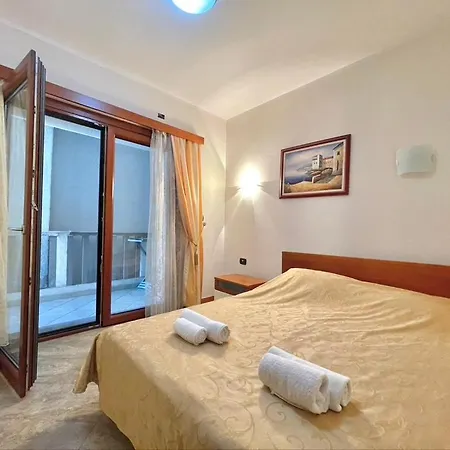 בודווה Sea View Apartments Rafailovici מראה חיצוני תמונה
