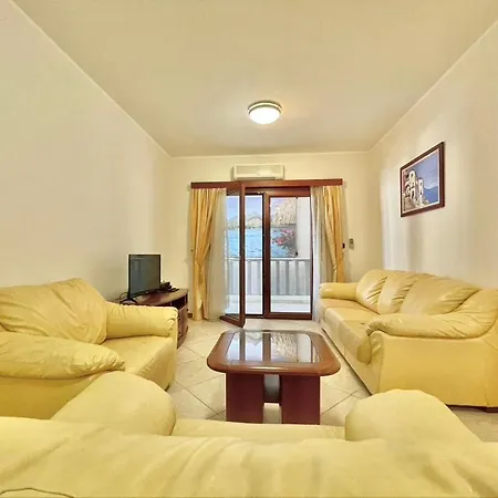 בודווה Sea View Apartments Rafailovici מראה חיצוני תמונה