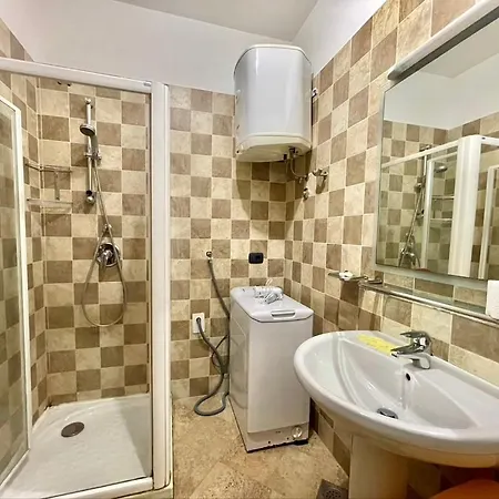 בודווה Sea View Apartments Rafailovici מראה חיצוני תמונה