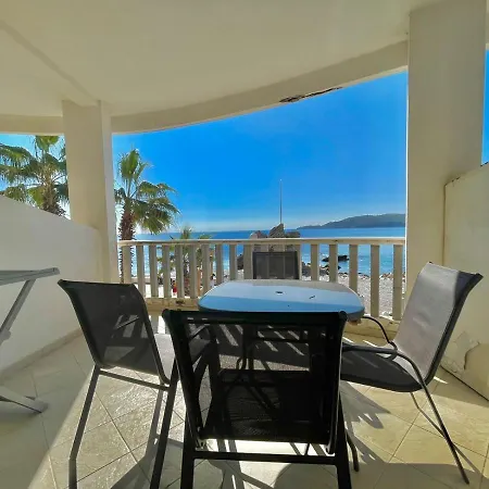 בודווה Sea View Apartments Rafailovici מראה חיצוני תמונה