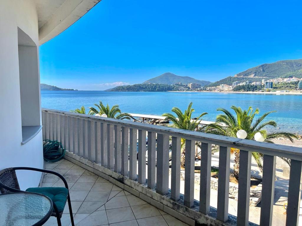 Daire Sea View Rafailovici *