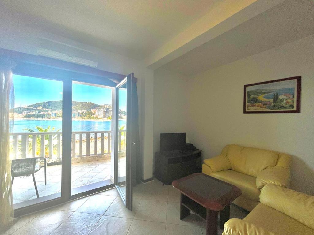 Sea View Rafailovici דירה